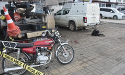 Bozyazı'da elektrikli bisikletle çarpışan motosikletteki 2 kişi yaralandı