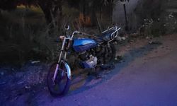 Adana'da polisin "dur" ihtarına uymayan motosikletteki 2 kişi kaza yaparak yaralandı