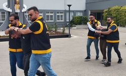 Adana'da silah ele geçirilen evdeki 3 kardeş gözaltına alındı