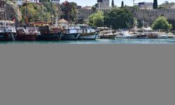Antalya'da deniz dibi temizliği yapıldı
