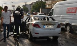 Antalya'da seyir halindeki otomobilde çıkan yangın söndürüldü