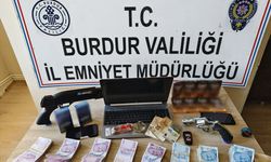 Burdur'da fuhuş operasyonunda yakalanan 8 zanlı tutuklandı