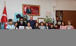Gülnar'da resim yarışmasında dereceye giren öğrenciler ödüllendirildi
