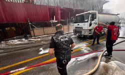 GÜNCELLEME - Mersin'de ses ve görüntü sistemleri üretilen fabrikada çıkan yangın kontrol altına alındı