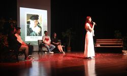 Isparta'da üniversite öğrencilerinden "Ustalara Saygı Programı - Aşk Şiirleri Gecesi" etkinliği