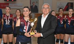 Kumluca'da Okullar Arası Voleybol Turnuvası'nda birinciler belirlendi