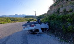 Manavgat'ta otomobilin devrilmesi sonucu 3 kişi yaralandı