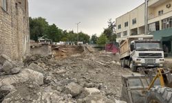 Mersin'de köprüde kısmi çökme meydana geldi