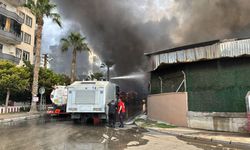 Mersin'de ses ve görüntü sistemleri üretilen fabrikada yangın çıktı