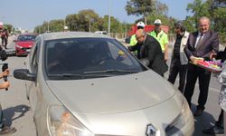 Mersin'de sürücülere limonata ikram edildi