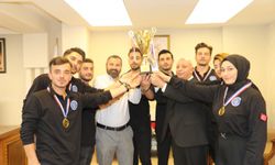 Uluslararası Üniversiteler Arama Kurtarma Oyunları'nda birinci olan öğrenciler, KİÜ Rektörü Bakan'ı ziyaret etti