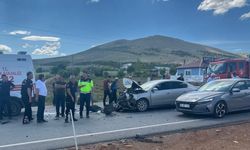 Afşin’de iki otomobil çarpıştı: 6 yaralı