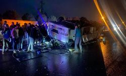Hatay'da devrilen midibüsteki 25 tarım işçisi yaralandı