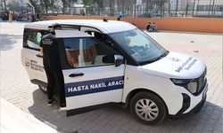 Hatay'da ortopedik rahatsızlığı bulunan adayı belediye ekipleri sınav merkezine götürdü