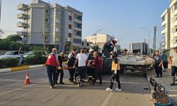Osmaniye'de park halindeki kamyonete çarpan otomobildeki 2 kişi yaralandı