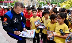 Türkiye'nin ilk astronotu Gezeravcı, Mersin'de öğrencilerle buluştu