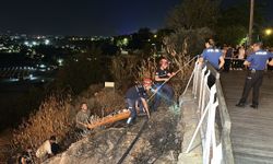 Antalya'da falezlerden kayalıklara düşen çocuk yaralandı