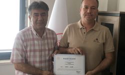 Erdemli'de sigarayı bırakan 2 kamu personeline başarı belgesi verildi