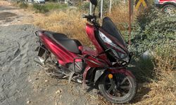 Kaş'ta otomobille çarpışan motosikletin sürücüsü yaralandı