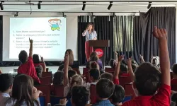 İstanbul Bakırköy Belediyesi’nden öğrencilere “Akran Zorbalığı” eğitimi