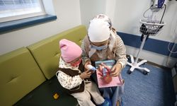 Kırgızistanlı aplastik anemi hastası çocuk, annesinden alınan kök hücreyle sağlığına kavuştu