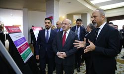 Adana'da 'Dijital Dünyada Güvenli Kalmak Zirvesi' düzenlendi