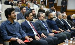 Adana'da 'Geleceğin Liderleri Akademisi' eğitimi başladı