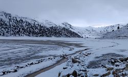 Antalya'nın yüksek kesimleri beyaza büründü