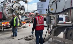 İskenderun'da mazgal ve tahliye kanalları atıklardan arındırıldı