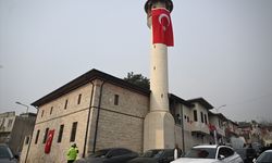 Kahramanmaraş'ta depremde yıkılan cami yeniden inşa edilerek ibadete açıldı