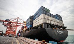 Sudan'a çadır ulaştıracak gemi Mersin'den uğurlandı