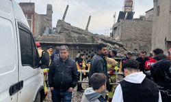 Kahramanmaraş’ta metruk bina çöktü