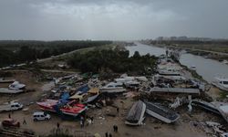 GÜNCELLEME - Antalya'nın Aksu ilçesinde çıkan hortumda bir kişi yaralandı, tekneler zarar gördü