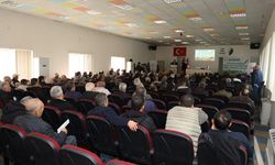 Mut'ta sofralık kayısı sektörüyle ilgili değerlendirme toplantısı yapıldı