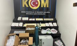 Adana'da yetkisiz işlem yapılan sağlık kabininde 8 bin 180 ilaç ele geçirildi