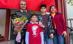 Antalya'da lösemiyi yenen çocuk için gökyüzüne balonlar bırakıldı