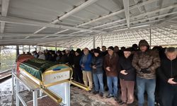 Antalya'daki trafik kazasında ölen anne ve kızının cenazesi Konya'da toprağa verildi