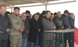 Burdur'daki trafik kazasında ölen anne ve oğlunun cenazesi Antalya'da toprağa verildi