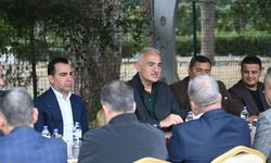 Kültür ve Turizm Bakanı Ersoy, Antalya Belek'te taksicilerle bayramlaştı