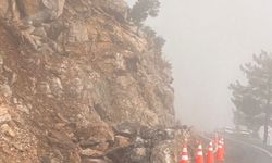 Mersin'de kar ve sağanak hayatı olumsuz etkiledi