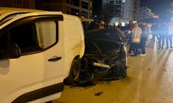 Afşin’de Otomobil Park Halindeki 4 Araca Çarptı: 1 Yaralı