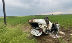 Adana'da devrilen otomobildeki 4 kişi yaralandı