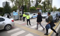 Adana'da polis ekipleri trafik denetimi yaptı