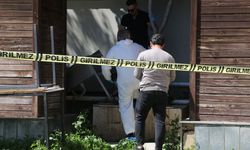 Antalya'da reklam panosunun ayağında erkek cesedi bulundu