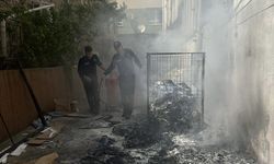 Feke'de atıkların toplandığı alanda çıkan yangını polis söndürdü