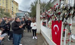 İstanbul'dan gelen gönüllüler Ayser Çalık Ortaokulu'nu ziyaret etti