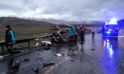 Malatya'da tırla çarpışan hafif araçtaki 3 kişi öldü