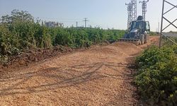 Mersin'in Akdeniz ilçesinde yollar yenileniyor