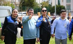 Otizmli çocuklar üstü açık otobüsle Adana'yı gezdi