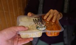 Pozantı Belediyesi günlük 120 kişiye sıcak yemek dağıtıyor